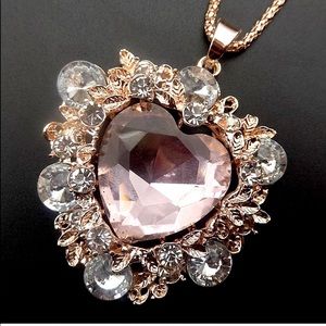 💝 Betsey Johnson huge pink heart necklace
